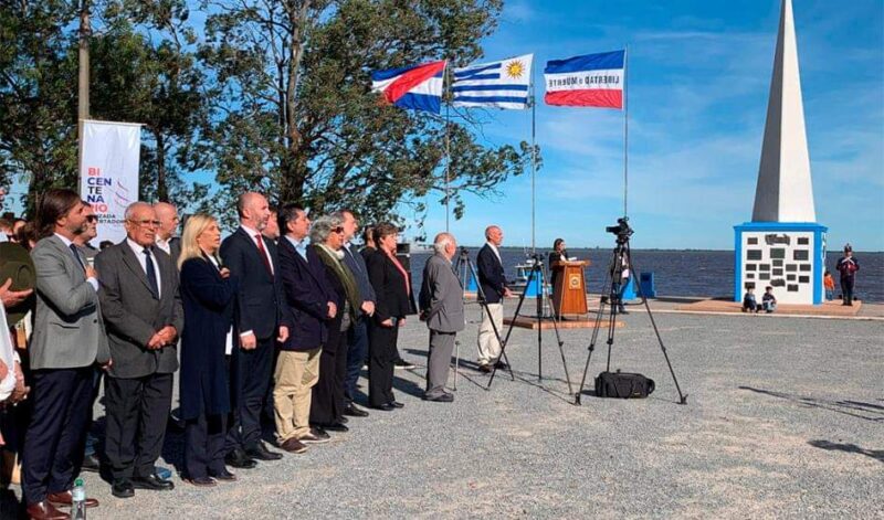 El Presidente Lacalle Pou asistió a celebración del 199.º aniversario del Desembarco de los Treinta y Tres Orientales