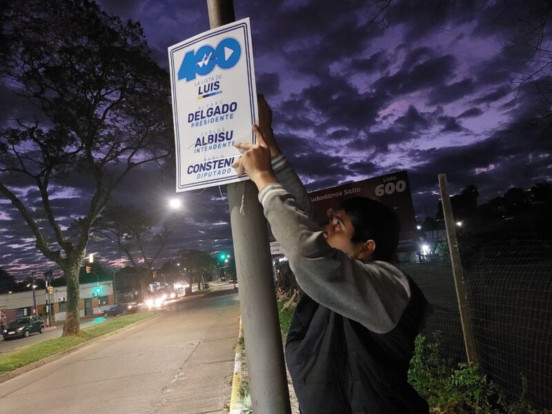 La lista 400 de ALBISU y  CONSTENLA, retira cartelería  electoral para mantener la ciudad limpia
